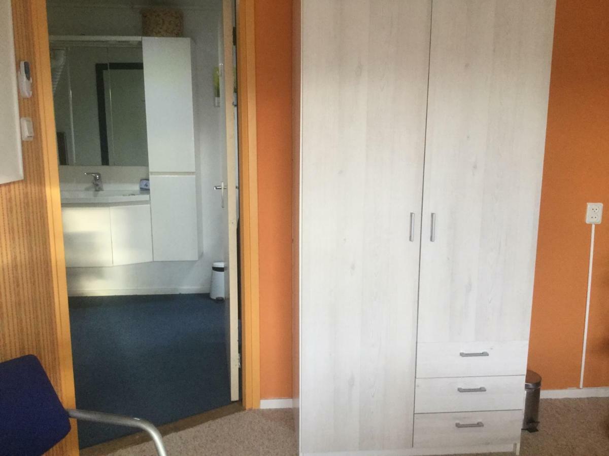 Bed And Breakfast Ineke En John Hoofddorp Bagian luar foto