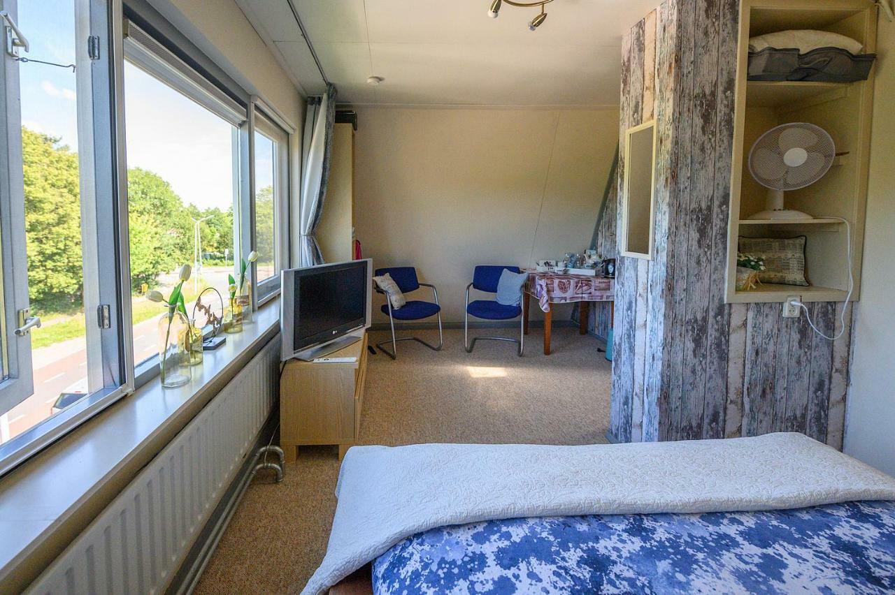 Bed And Breakfast Ineke En John Hoofddorp Bagian luar foto